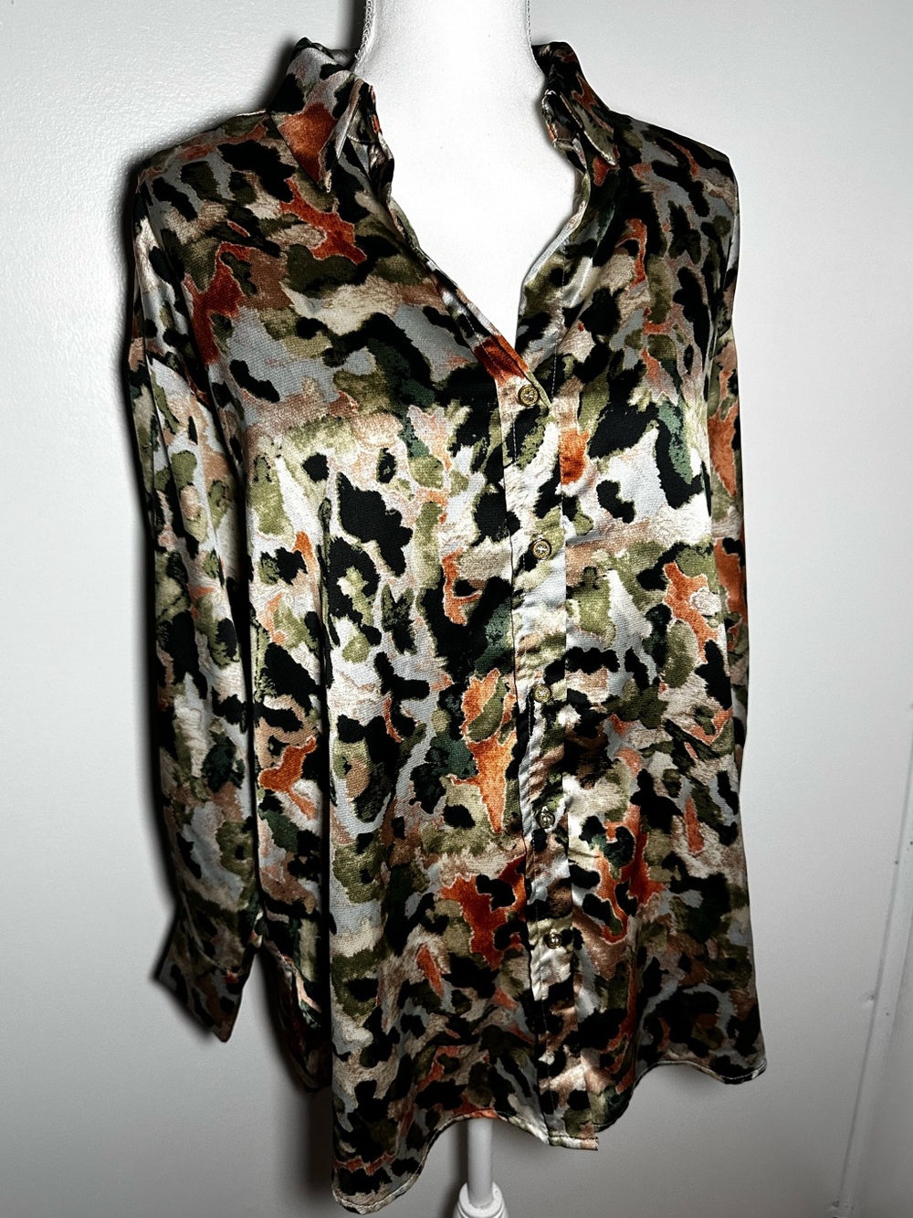 entro Abstract Button-Down Tunic Blouse